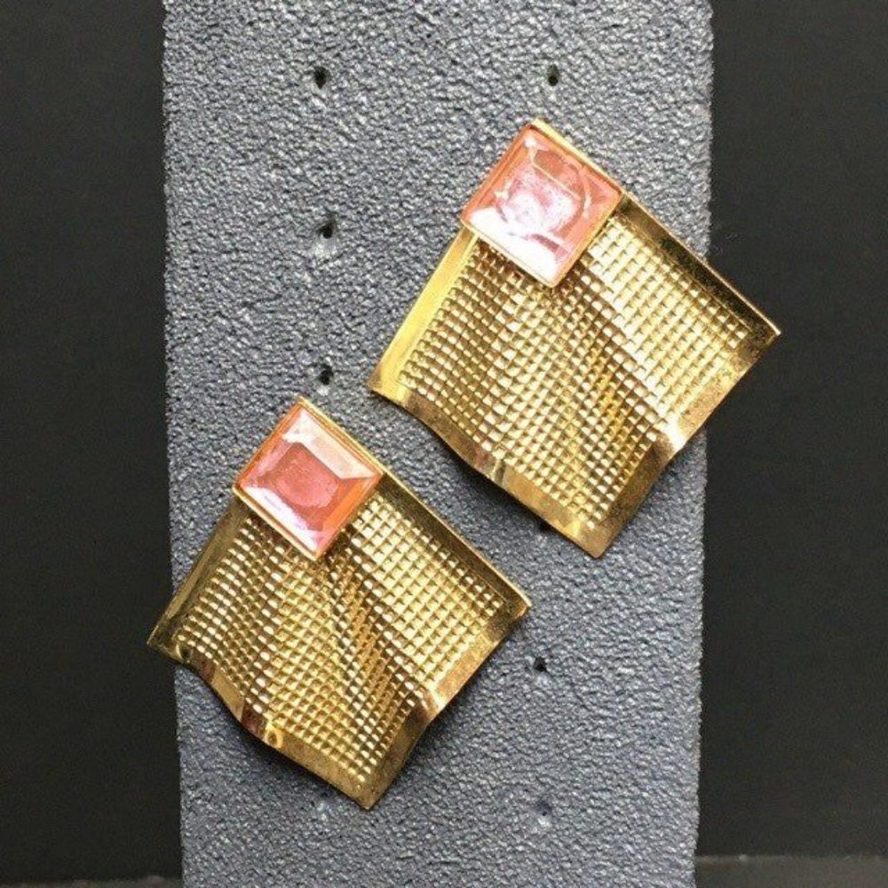 Diamond Ruffle Pierced Earrings Textured Gold Pink Rhinestone Retro